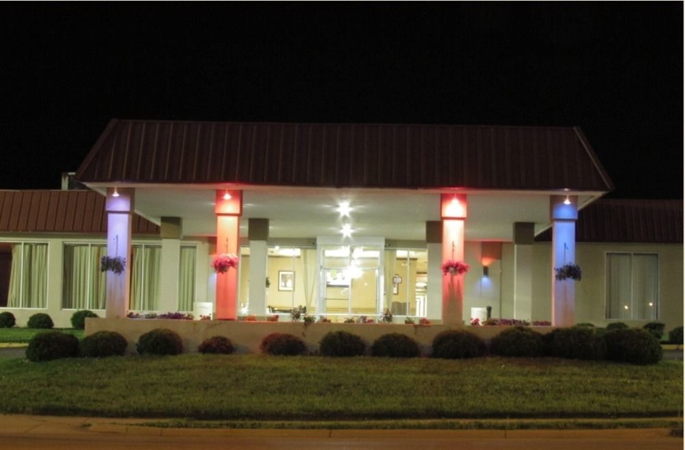 Days Inn & Suites By Wyndham Springfield Oh エクステリア 写真