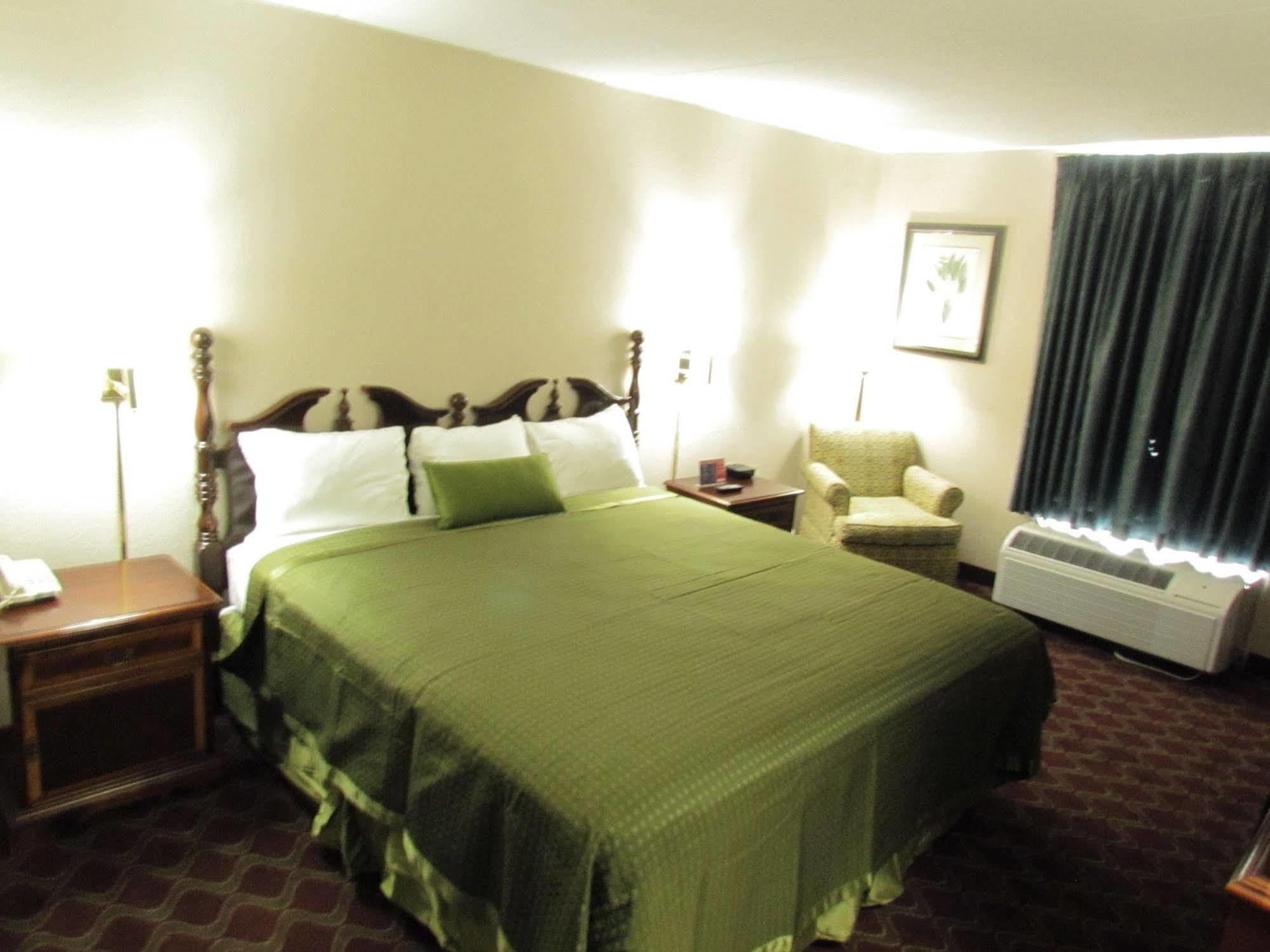 Days Inn & Suites By Wyndham Springfield Oh エクステリア 写真