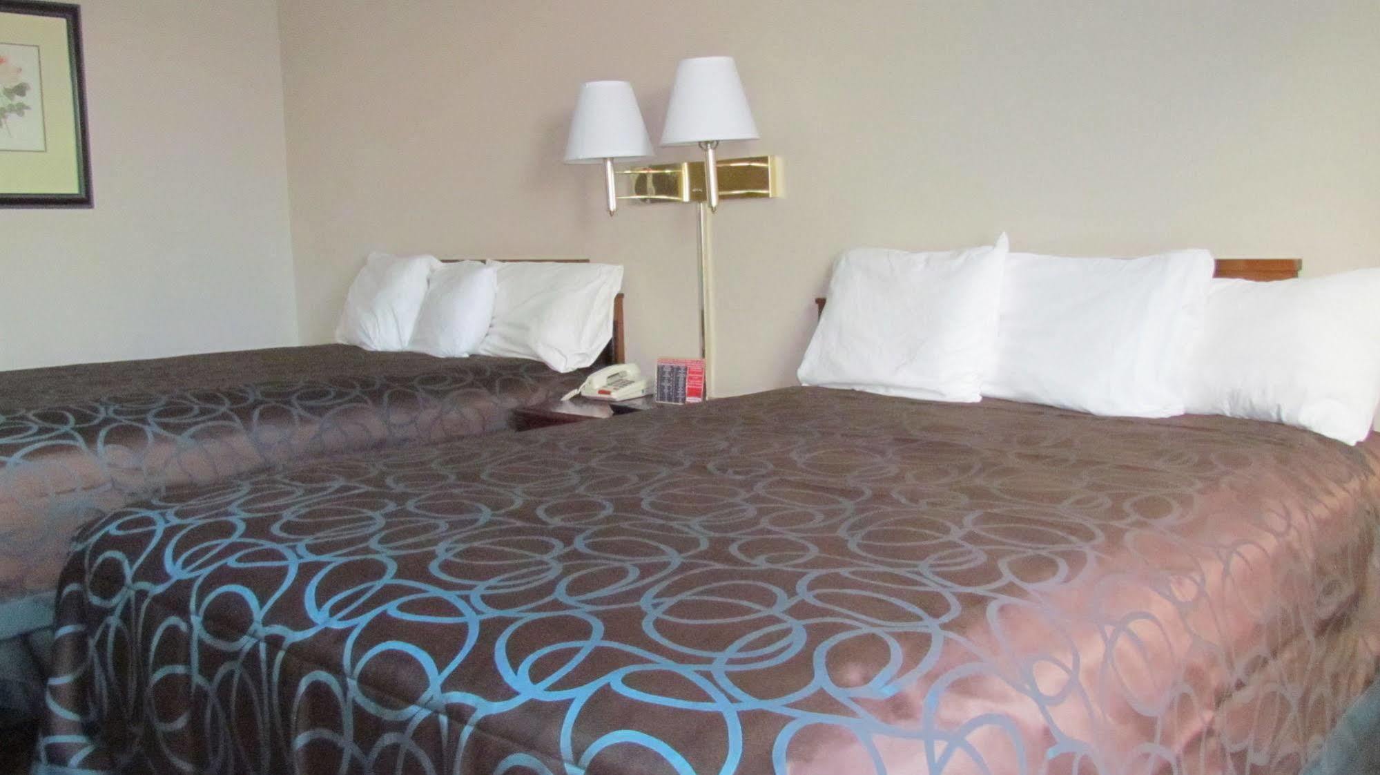 Days Inn & Suites By Wyndham Springfield Oh エクステリア 写真